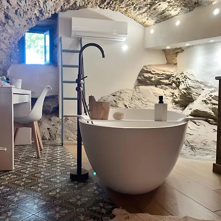 Casa Ghjunca 3*